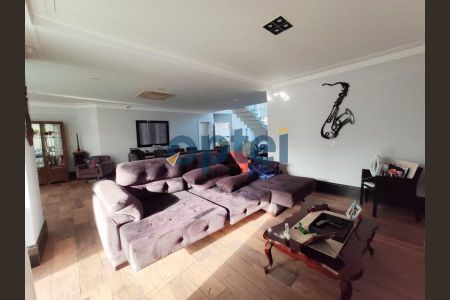 11_photo/94cdff8e0d.04c16ff0d284adb7-ATLAS-457a71e9-b32b-4af7-941c-c956aec2d9c8.jpg de casa à venda com 7 quartos, 500m² em Jardim Acapulco, Guarujá