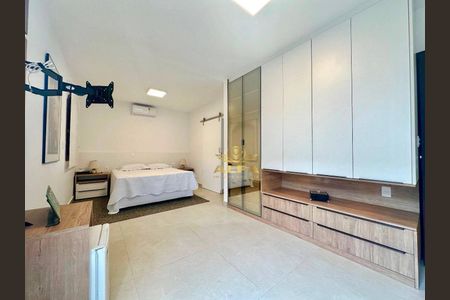 5_photo/94cdff8e3b.f279df7ab7105e24-ATLAS-d0fc63d6-95a5-4d55-9a9b-dfdcaeabe18d.jpg de casa à venda com 4 quartos, 285m² em Jardim Acapulco, Guarujá