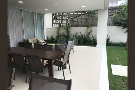 11_photo/94cdff9193.8cbbc6e43ead3576-ATLAS-fa8f5f5d-a071-4709-a55d-b604f3a99bb4.jpg de casa à venda com 5 quartos, 480m² em Jardim Acapulco, Guarujá