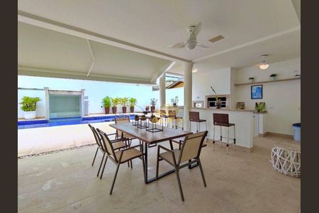 3_photo/94cdff924d.3aed5bbd04158097-ATLAS-b950cf2f-33ff-4e7d-8008-b676d6126144.jpg de casa à venda com 4 quartos, 370m² em Jardim Acapulco, Guarujá