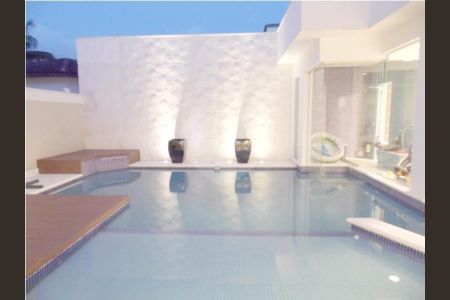 3_photo/94cdff9271.85bd9762b735a316-ATLAS-c9fdc97b-ff9b-4bfb-8001-dd67709eb624.jpg de casa à venda com 5 quartos, 495m² em Jardim Acapulco, Guarujá