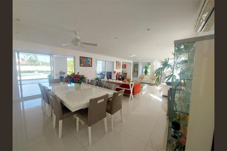 3_photo/94cdff92c1.e8818d4a5c5dde9d-ATLAS-0fc89a25-0299-4dd1-99a9-8e2ca228978c.jpg de casa à venda com 7 quartos, 800m² em Jardim Acapulco, Guarujá