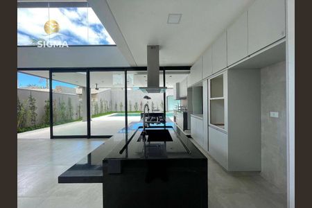 8_photo/94cdff939d.2ed526e46a3fb60a-ATLAS-d0ec083b-269f-4353-9117-3cc6f05a005b.jpg de casa à venda com 4 quartos, 300m² em Jardim Acapulco, Guarujá