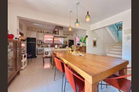 6_photo/94cdff93fb.59abdc00308a7dc6-ATLAS-6e43ff29-c2aa-4d9d-b7ba-8618a7e0514d.jpg de casa à venda com 5 quartos, 309m² em Jardim Acapulco, Guarujá