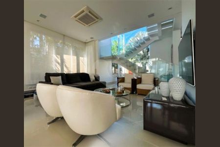 2_photo/94cdff9457.f2ed236aecaa8a04-ATLAS-39fbbab5-003a-42b2-b200-1201c2f50495.jpg de casa à venda com 5 quartos, 525m² em Jardim Acapulco, Guarujá