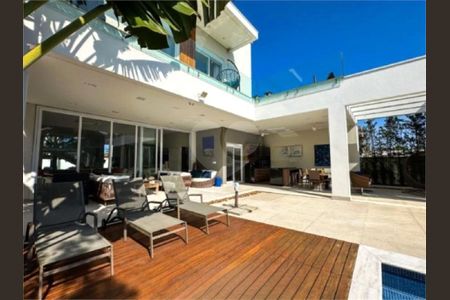 2_photo/94cdff9457.f2ed236aecaa8a04-ATLAS-d1fc5172-4a6e-4bd9-b1db-05b2497d78e0.jpg de casa à venda com 5 quartos, 525m² em Jardim Acapulco, Guarujá