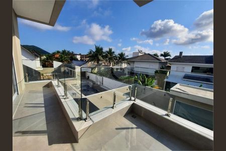 5_photo/94cdff947f.69530a6104d48ca1-ATLAS-67e0e541-ff96-48a7-825d-ba5d7adcaa80.jpg de casa à venda com 5 quartos, 420m² em Jardim Acapulco, Guarujá