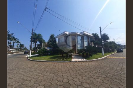 12_photo/94cdff94b5.342cb89e52c6f9ad-ATLAS-6a3af8ea-8da0-47a6-bd46-c127e91caabc.jpg de casa à venda com 5 quartos, 480m² em Jardim Acapulco, Guarujá