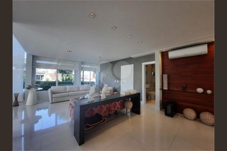 5_photo/94cdff94b5.342cb89e52c6f9ad-ATLAS-fd55fc9e-2f34-4786-822e-25c67bae7ec0.jpg de casa à venda com 5 quartos, 480m² em Jardim Acapulco, Guarujá