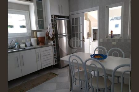 3_photo/94cdff94c1.7afcace885c8310e-ATLAS-e259d6c5-2e22-4ffe-b2e3-783089aa6b20.jpg de casa à venda com 5 quartos, 440m² em Jardim Acapulco, Guarujá