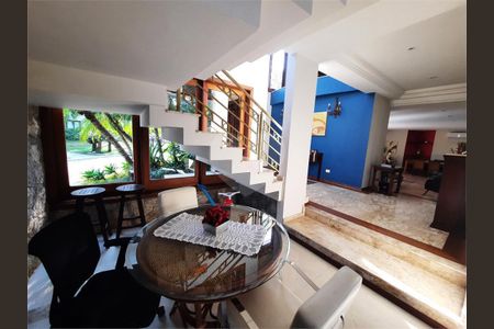 12_photo/94cdff95ab.b62bf0a88a2b8643-ATLAS-5237e882-5be2-4733-a850-0961baabf7a0.jpg de casa à venda com 4 quartos, 380m² em Jardim Acapulco, Guarujá