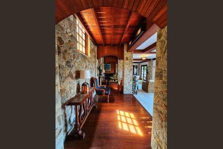 5_photo/94cdff9d2d.94eccd8fc9add72f-ATLAS-ae2dd2d9-14fb-48e5-882d-2b2d4ce4f44c.jpg de casa à venda com 4 quartos, 363m² em Balneario Praia do Pernambuco, Guarujá