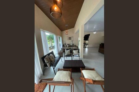 8_photo/94cdff9d2f.8ca146e4695ff152-ATLAS-7116fcc8-0605-4852-8f91-e8c6885e47f8.jpg de casa de condomínio à venda com 4 quartos, 200m² em Balneario Praia do Pernambuco, Guarujá