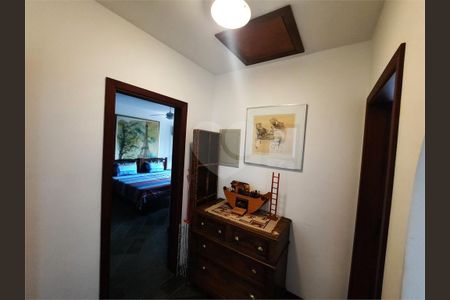 43_photo/94cdffbfe7.3913879a8cf012ea-ATLAS-49fd5e7e-5739-46e9-90b8-4032271c937f.jpg de casa à venda com 4 quartos, 410m² em Jardim Acapulco, Guarujá