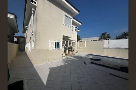 6_photo/94cdffeb2f.453790135fe203d1-ATLAS-3cf23bee-d3cd-4f2c-80f4-099a0b854806.jpg de casa à venda com 5 quartos, 450m² em Jardim Acapulco, Guarujá