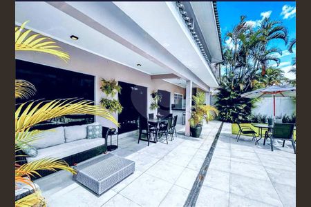 5_photo/94cdffebe9.94f797356aedc676-ATLAS-a52155e2-3fdc-46ce-860e-ee5baaaaeb21.jpg de casa de condomínio para alugar com 5 quartos, 428m² em Jardim Acapulco, Guarujá