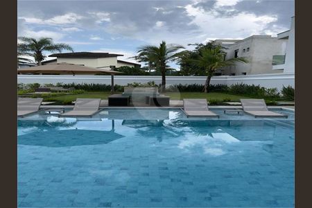 38_photo/94cdffec27.fff6d191bb96d373-ATLAS-7f92c4d3-38eb-4c20-9c76-a3cbc929097d.jpg de casa à venda com 7 quartos, 850m² em Jardim Acapulco, Guarujá