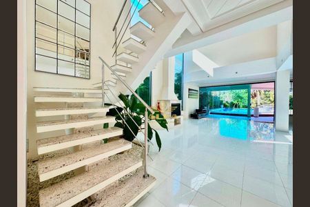 12_photo/94cdffef2f.f14d7a494a64fc38-ATLAS-7cf4864d-3de5-4d2e-9805-e37c3be068e5.jpg de casa de condomínio à venda com 5 quartos, 485m² em Jardim Acapulco, Guarujá