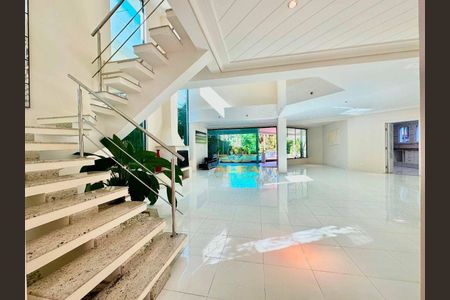 4_photo/94cdffef2f.f14d7a494a64fc38-ATLAS-9cc38f2c-4f5a-41a8-8935-809ccf923c32.jpg de casa de condomínio à venda com 5 quartos, 485m² em Jardim Acapulco, Guarujá