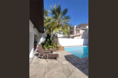 2_photo/94cdffefc1.4fc856360cf0b3d0-ATLAS-586bc830-8bf4-4680-9bd4-690924c5bcb2.jpg de casa à venda com 4 quartos, 490m² em Jardim Acapulco, Guarujá