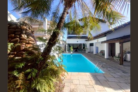 6_photo/94cdffefc1.4fc856360cf0b3d0-ATLAS-6b726339-104d-4e19-8150-5f5777ec0e76.jpg de casa à venda com 4 quartos, 490m² em Jardim Acapulco, Guarujá