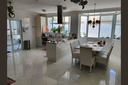 4_photo/94cdfff099.de1539f27b8bccfe-ATLAS-e30be1d5-58a2-40ac-9c00-757b3493f723.jpg de casa de condomínio à venda com 6 quartos, 3000m² em Jardim Acapulco, Guarujá