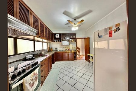 8_photo/94cdfff0d3.74a96c0b2c4b8c29-ATLAS-2913736e-862b-44e5-980b-6b20cfb42f60.jpg de casa à venda com 4 quartos, 370m² em Jardim Acapulco, Guarujá