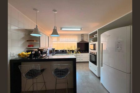 2_photo/94cdfff0d3.94cacd11540bb35e-ATLAS-b57399e5-ef36-4d69-b1b8-4e103eb35797.jpg de casa à venda com 4 quartos, 550m² em Jardim Acapulco, Guarujá