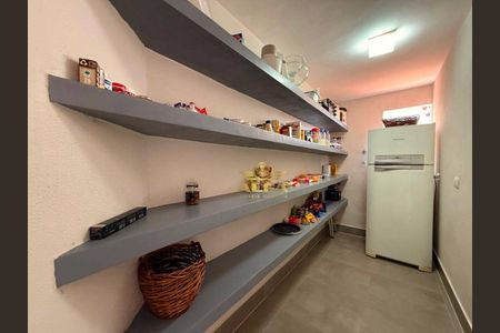 5_photo/94cdfff0d3.94cacd11540bb35e-ATLAS-e6ffd356-0c69-4236-9bad-2859fe5e43fe.jpg de casa à venda com 4 quartos, 550m² em Jardim Acapulco, Guarujá