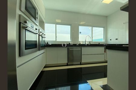 8_photo/94cdfff0d3.adea7a1cd79bc600-ATLAS-5b443f56-e42c-40dd-9f41-771095607d45.jpg de casa à venda com 5 quartos, 600m² em Jardim Acapulco, Guarujá