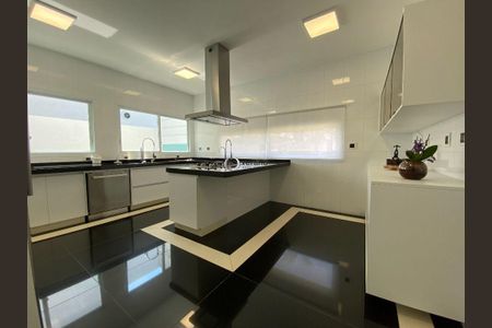 9_photo/94cdfff0d3.adea7a1cd79bc600-ATLAS-6787d7b9-df47-4ff0-aacf-d32cd13f51d4.jpg de casa à venda com 5 quartos, 600m² em Jardim Acapulco, Guarujá