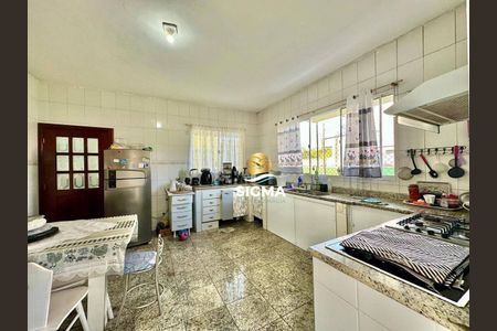 4_photo/94cdfff0d3.ba3e4f1a03d92c8a-ATLAS-8a0ae24c-177c-41c1-b915-9379eb5efd6c.jpg de casa à venda com 5 quartos, 400m² em Jardim Acapulco, Guarujá