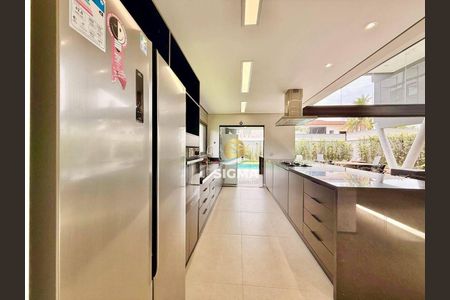 8_photo/94cdfff0d3.c27bb358fc36071b-ATLAS-0fe1dd97-e287-4653-b8cc-963216991e2b.jpg de casa de condomínio à venda com 5 quartos, 398m² em Jardim Acapulco, Guarujá