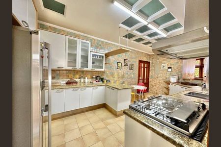 2_photo/94cdfff0d3.dda3a78fb47de289-ATLAS-2811188c-94d7-46f4-9d2b-e3cb00f6ec0b.jpg de casa de condomínio à venda com 4 quartos, 380m² em Jardim Acapulco, Guarujá