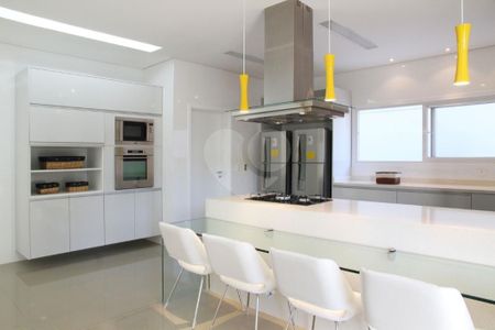 6_photo/94cdfff2db.746f1a8a88028fbe-ATLAS-20caa3d7-c3cc-420b-a14d-591e9f9fd9bf.jpg de casa à venda com 7 quartos, 1000m² em Jardim Acapulco, Guarujá