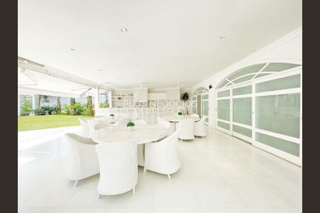 5_photo/94cdfff6c3.dd36eae811456584-ATLAS-21b29405-9815-4fd5-9df2-3e6d8dfb02a5.jpg de casa à venda com 6 quartos, 2000m² em Jardim Acapulco, Guarujá