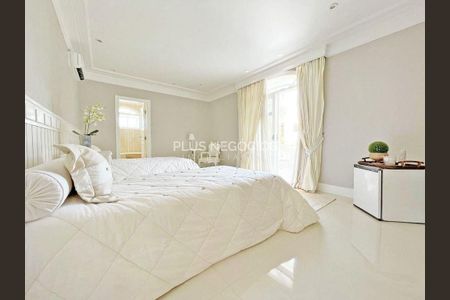 8_photo/94cdfff6c3.dd36eae811456584-ATLAS-399e1e8d-327f-4a1c-b374-be8391a4e3a7.jpg de casa à venda com 6 quartos, 2000m² em Jardim Acapulco, Guarujá