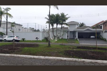 7_photo/94cdfff7fb.c9fcc558a766e1f7-ATLAS-5fea8ffe-81f6-468f-b092-3bf2872dbdcc.jpg de casa para alugar com 7 quartos, 628m² em Jardim Acapulco, Guarujá