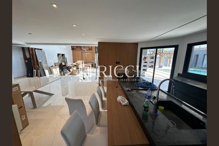 2_photo/94cdfff81f.aa0f063c1fd7eb53-ATLAS-e15b18d1-8686-4842-98c9-1945af0bdc55.jpg de casa à venda com 5 quartos, 500m² em Jardim Acapulco, Guarujá