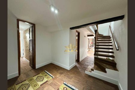 9_photo/94cdfff909.cc80a849dbb3670d-ATLAS-fe3ca3d4-e9c0-4c06-982c-d1f79d7c6df6.jpg de casa à venda com 4 quartos, 288m² em Jardim Acapulco, Guarujá