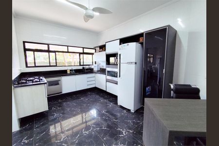 11_photo/94cdfffa2b.ffdd1ddaa3c736e5-ATLAS-5be0b68e-5db5-44a6-80a3-5e555dd4c308.jpg de casa à venda com 5 quartos, 720m² em Jardim Acapulco, Guarujá