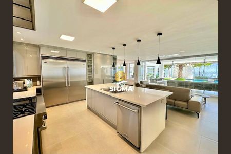 8_photo/94cdfffae3.946706f595a35fce-ATLAS-b422e91f-df81-4389-8d3f-e11ff60f9a35.jpg de casa à venda com 8 quartos, 1056m² em Jardim Acapulco, Guarujá