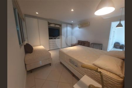 11_photo/94cdfffb49.c9b2d6e14d401612-ATLAS-5d026a5d-4976-4b0b-b237-152b5f203d3b.jpg de casa à venda com 7 quartos, 800m² em Jardim Acapulco, Guarujá