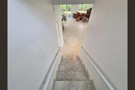 8_photo/94cdfffb49.c9b2d6e14d401612-ATLAS-746a000c-1d48-42e0-9b9e-1c8f454ea4d8.jpg de casa à venda com 7 quartos, 800m² em Jardim Acapulco, Guarujá