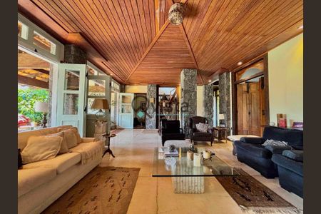 5_photo/94cdfffb4d.b638bc529ff2c692-ATLAS-e286a856-e6e3-4f82-9b38-6487cd31fd5e.jpg de casa à venda com 7 quartos, 1300m² em Jardim Acapulco, Guarujá