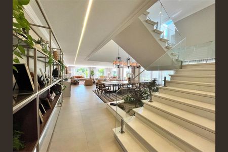 9_photo/94cdfffbdb.b6ff4639c4cf698b-ATLAS-3b75f12a-34a8-43c6-be68-11ea848bc8a8.jpg de casa à venda com 11 quartos, 1623m² em Jardim Acapulco, Guarujá