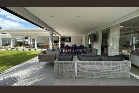 10_photo/94cdfffdb5.ceef305ded12bb28-ATLAS-126bc6bd-25a0-48c4-81a7-6bc0c3f66fc4.jpg de casa à venda com 6 quartos, 1000m² em Jardim Acapulco, Guarujá