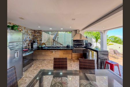 7_photo/94ce00281d.8280fc8df53f6233-ATLAS-21d0cd23-7249-4bea-90dc-cce9cb9b0a0f.jpg de casa à venda com 4 quartos, 330m² em Jardim Praiano, Guarujá