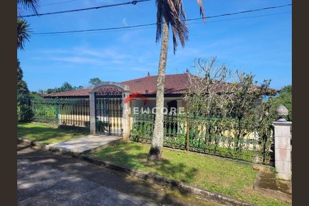 6_photo/94ce00281d.8280fc8df53f6233-ATLAS-de71f4eb-39a0-4cf4-930d-e3ab51baf11b.jpg de casa à venda com 5 quartos, 514m² em Jardim Praiano, Guarujá