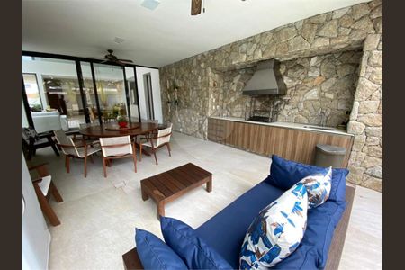 24_photo/94ce003333.8e927f3430f5a69c-ATLAS-c05cad59-0c4e-4023-aeab-2de260c9fc19.jpg de casa à venda com 5 quartos, 400m² em Vila Edna, Guarujá